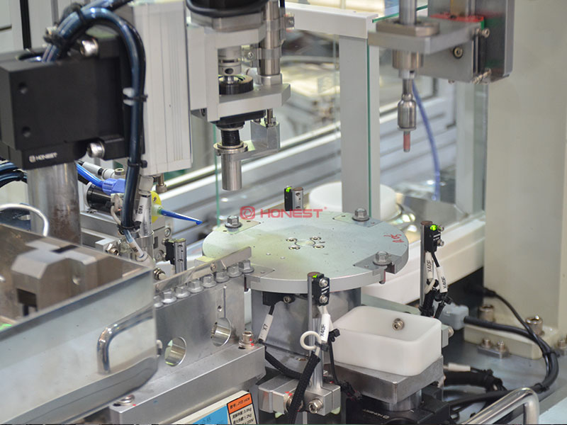 馬達(dá)全自動(dòng)化組裝線(xiàn)