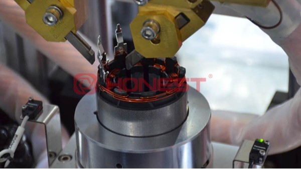 無(wú)刷電機(jī)內(nèi)定子繞線設(shè)備介紹