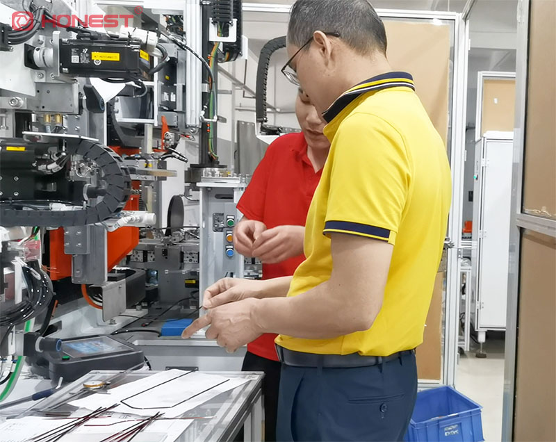 汽車(chē)驅(qū)動(dòng)電機(jī)組裝線(xiàn)1